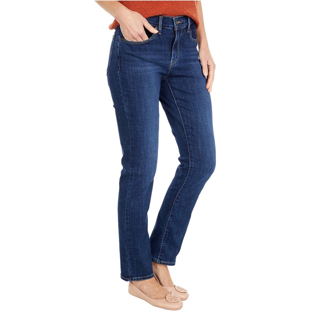 Levi’s Flatters and Flaunts Skinny Leg Jeans